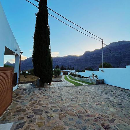 Villa Ines San Bartolome Bagian luar foto