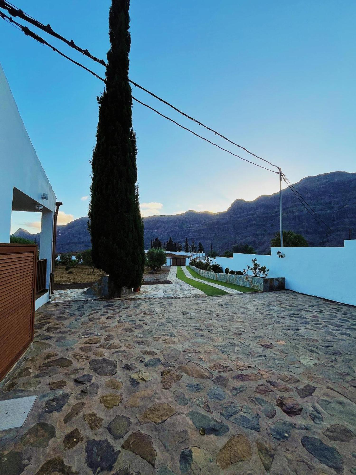 Villa Ines San Bartolome Bagian luar foto