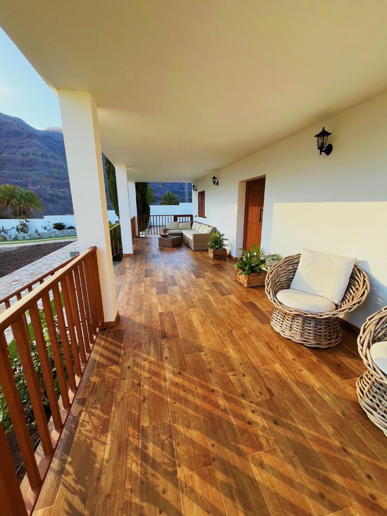 Villa Ines San Bartolome Bagian luar foto