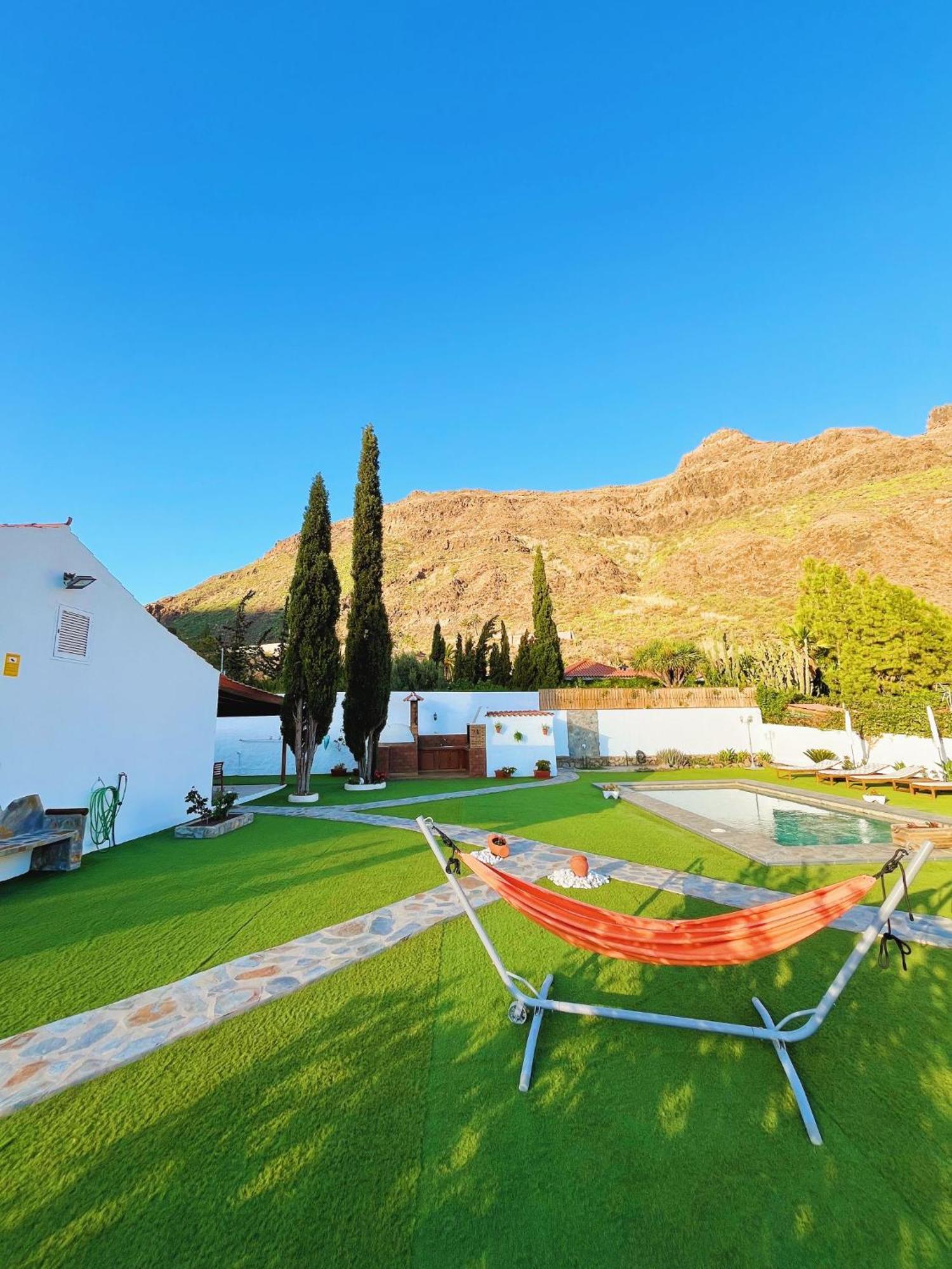 Villa Ines San Bartolome Bagian luar foto