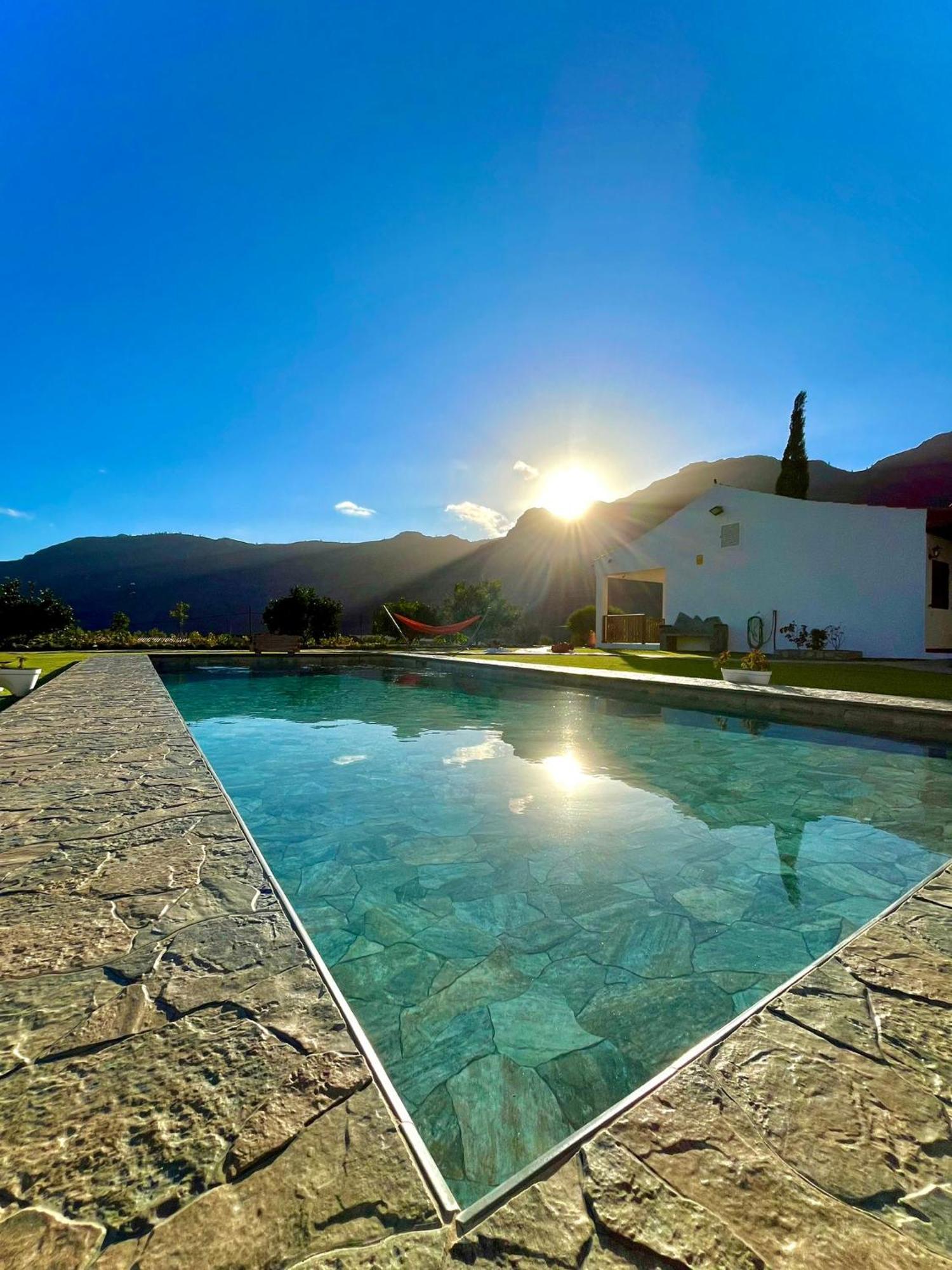 Villa Ines San Bartolome Bagian luar foto