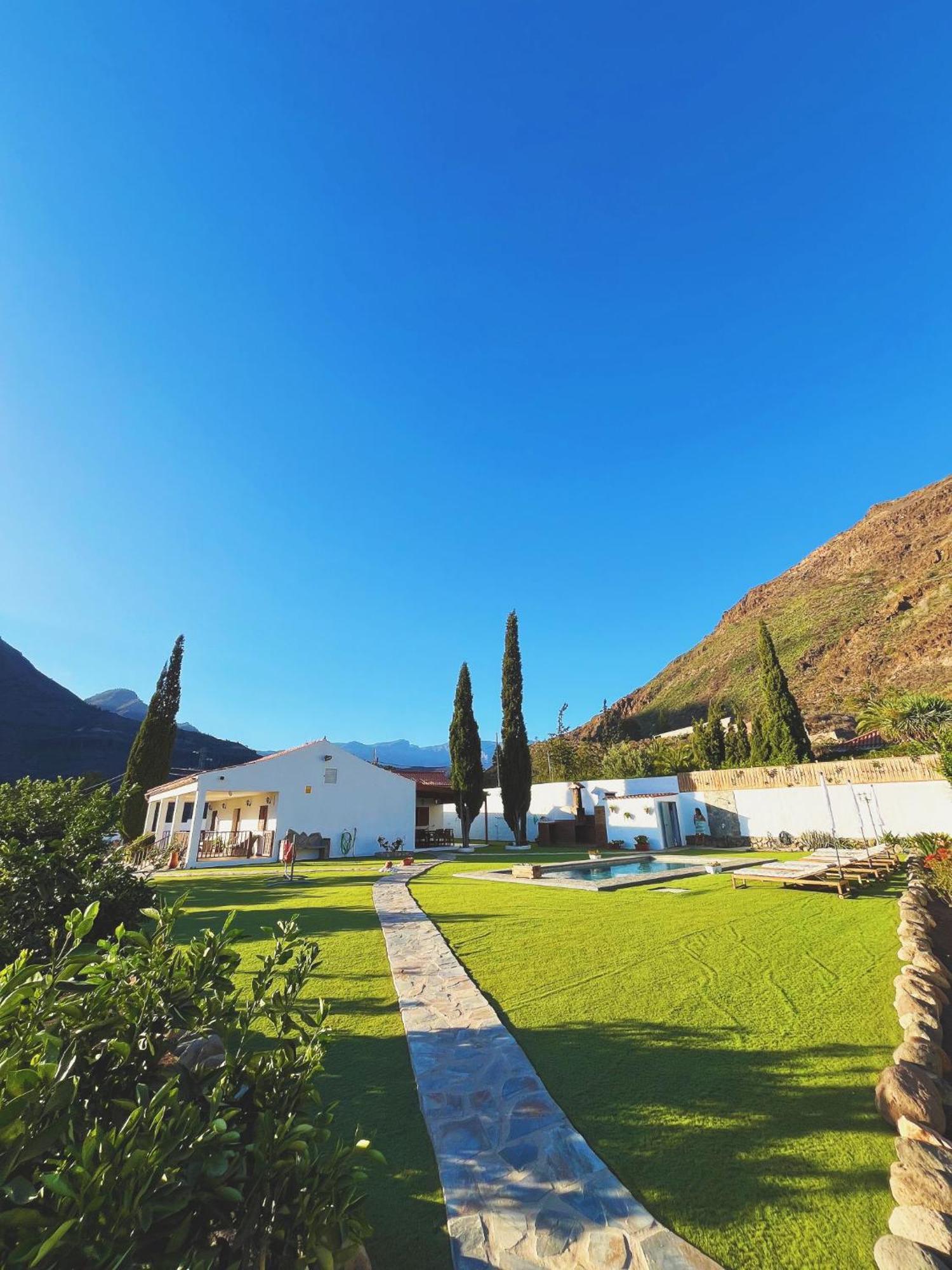 Villa Ines San Bartolome Bagian luar foto