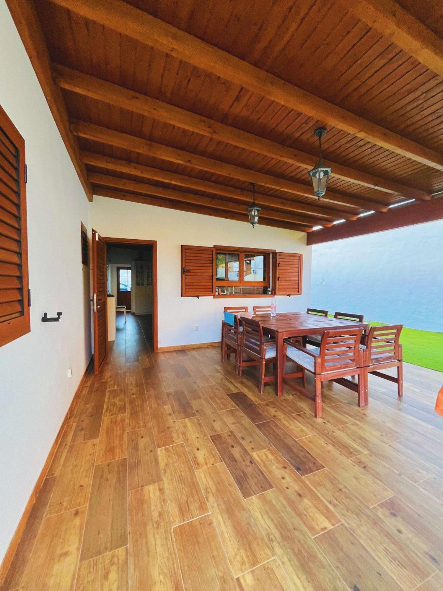 Villa Ines San Bartolome Bagian luar foto