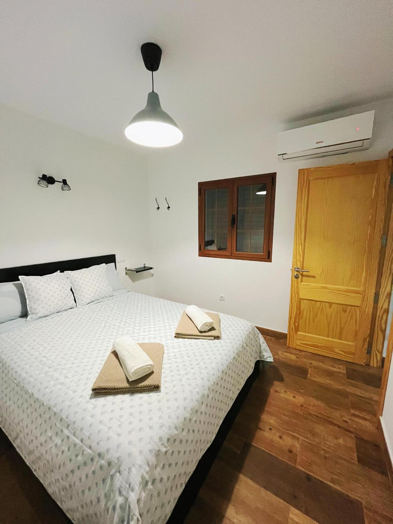 Villa Ines San Bartolome Bagian luar foto